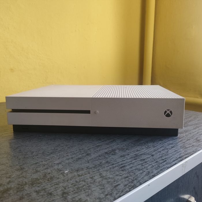 X Box One S 500gb
