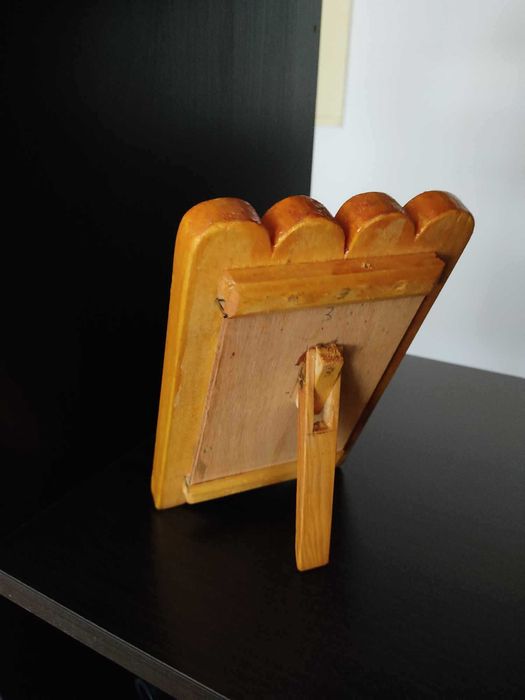 Moldura em madeira feita à mão