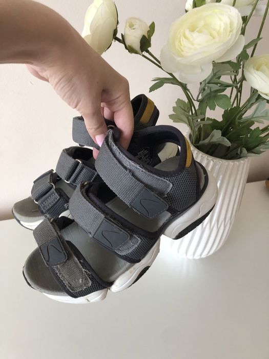 Дитячі босоніжки zara 21,5 см