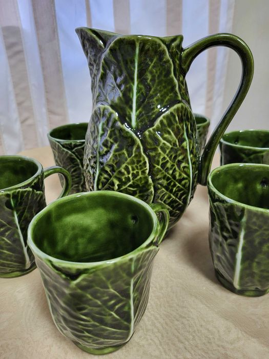 Conjunto jarro e canecas