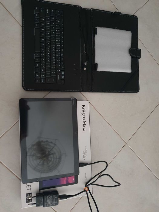 Tablete com camara e teclado 9.6"