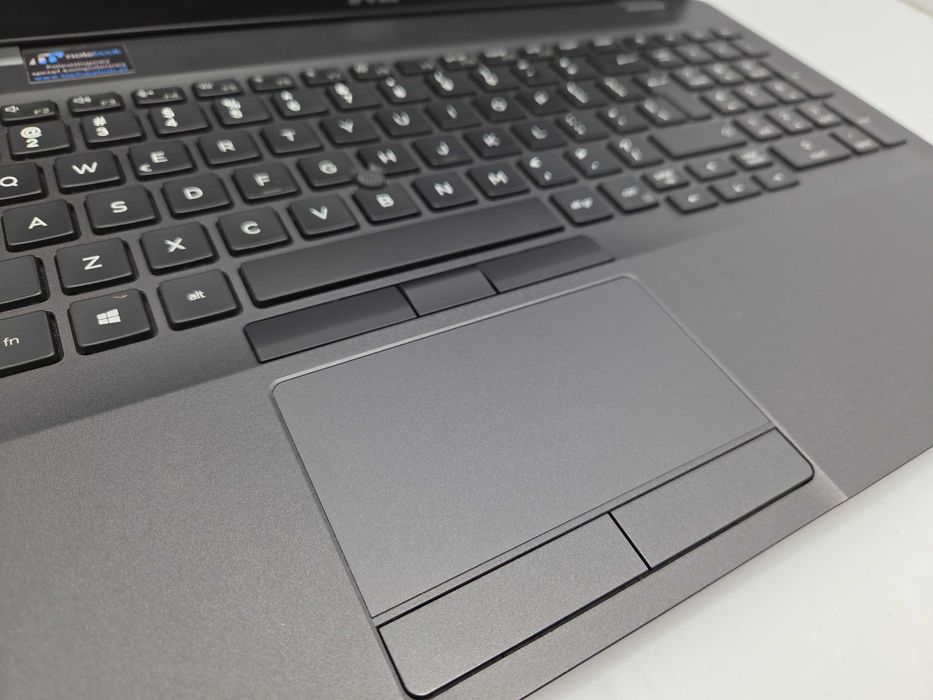 laptop DELL Latitude 5500 i5-8365u 4x 1.6GHz 8GB SSD 256GB Windows 11