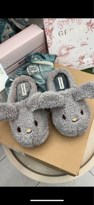 Тапки кімнатні жіночі. Тапочки зайці. Комнатные тапки. Капці домашні