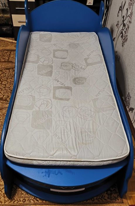 Продам дитяче ліжко автомобіль