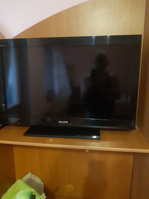 Стиральная машинка, холодильник, телевізор, стол