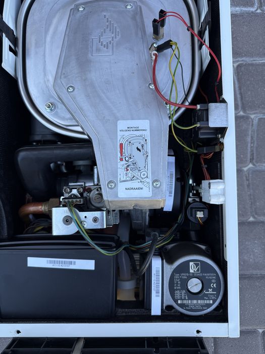 Nefit Bosch ProLine 24kw Конденсаційний 2контурний газовий котел