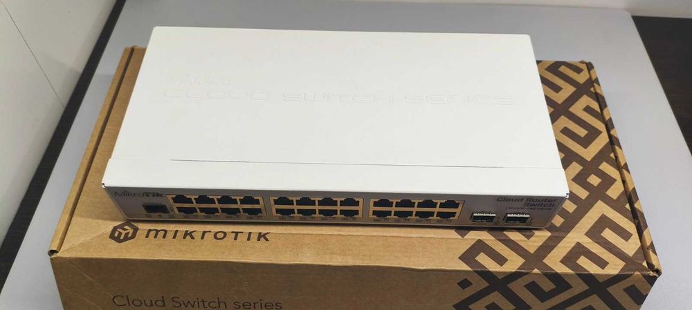 Мощный 10Gigabit  SFP+ MikroTik CRS326-24G-2S+IN  коммутатор 24 порта
