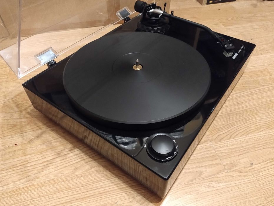 Gramofon Magnat TT 990