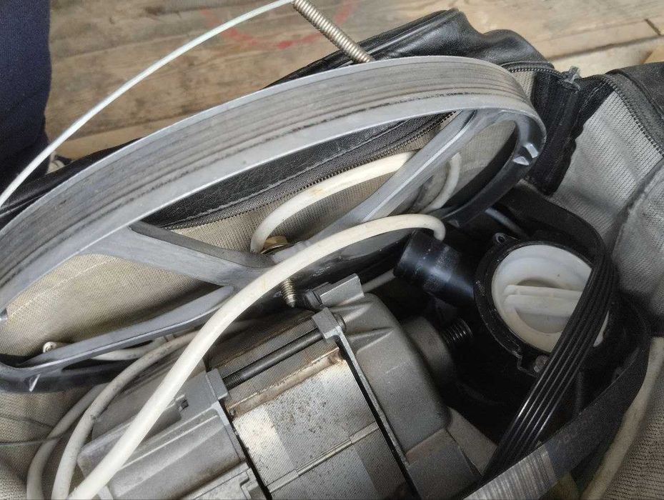 Продам б/в запчастини для пральної машини Bosch Maxx4