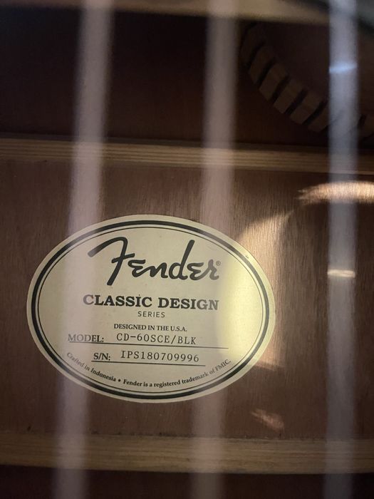 Guitarra eletroacústica: Fender Model CD 60SCE/BLK