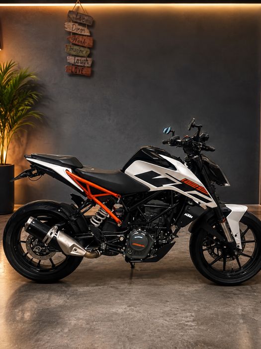 KTM Duke    2022