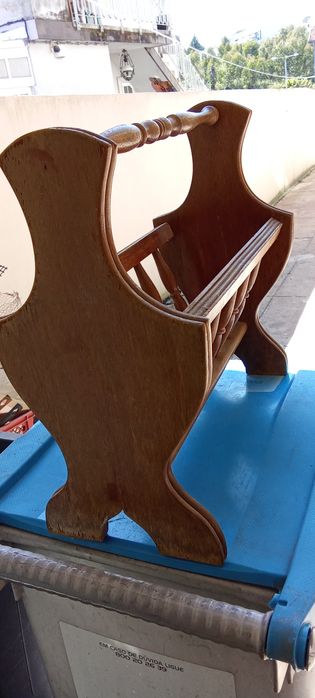 Porta revistas em madeira