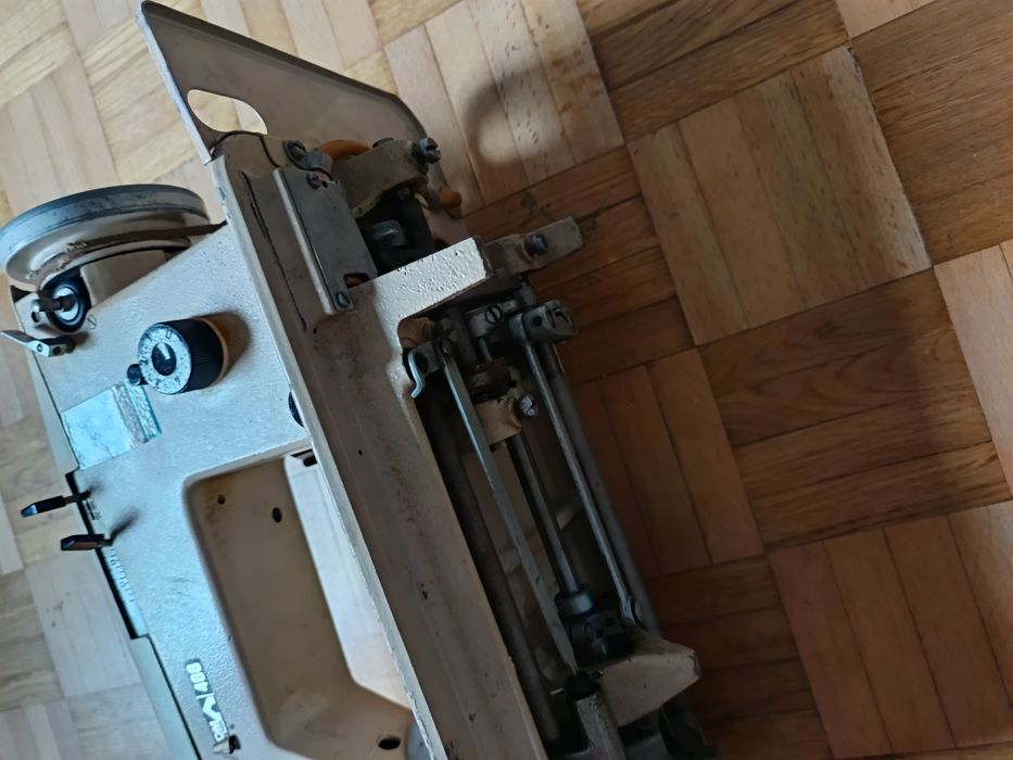 Maszyna do szycia łucznik 466