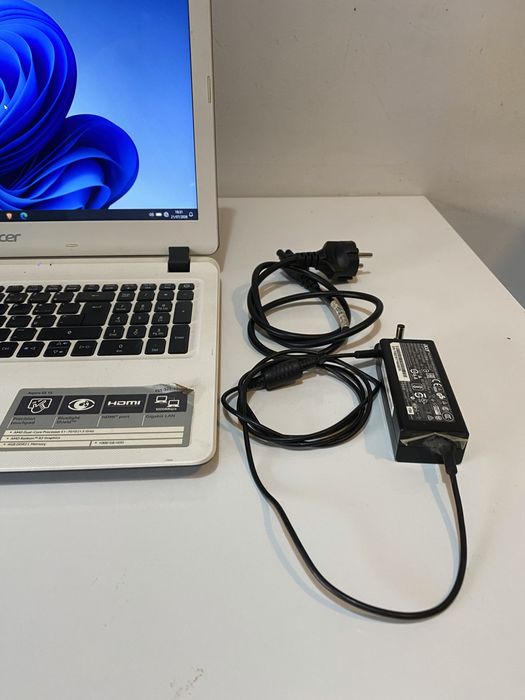 Portátil Acer Aspire 15.6" Branco | Upgrades: 8GB RAM + SSD 240GB (Rápido)