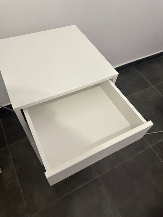 Cómoda para quarto/escritório nova