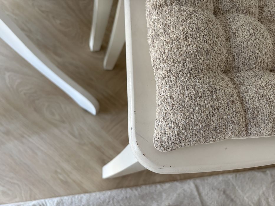 Stół biały okrągły i krzesła z ikea sprzedam