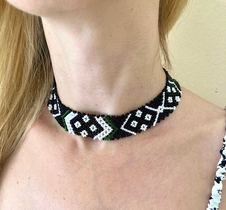 Gargantilha artesanal de missangas