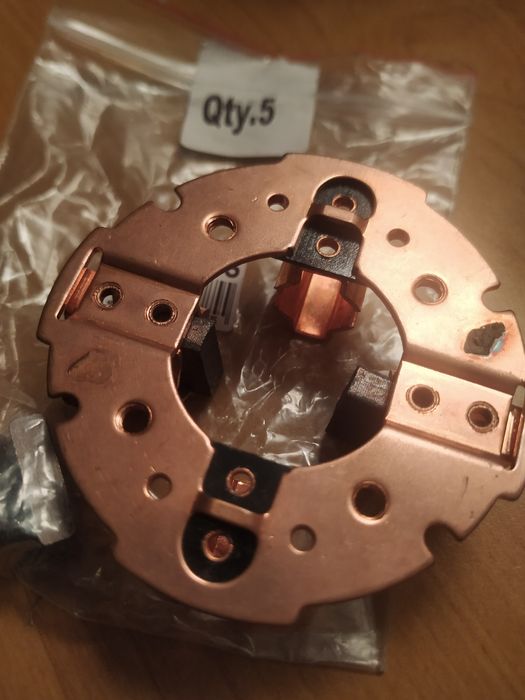 Щетки для стартера. Новые евро изготовитель