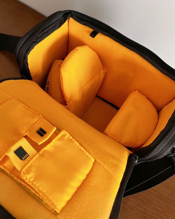 Фотоапарат Nikon D90 + об'єктив, сумка та штатив