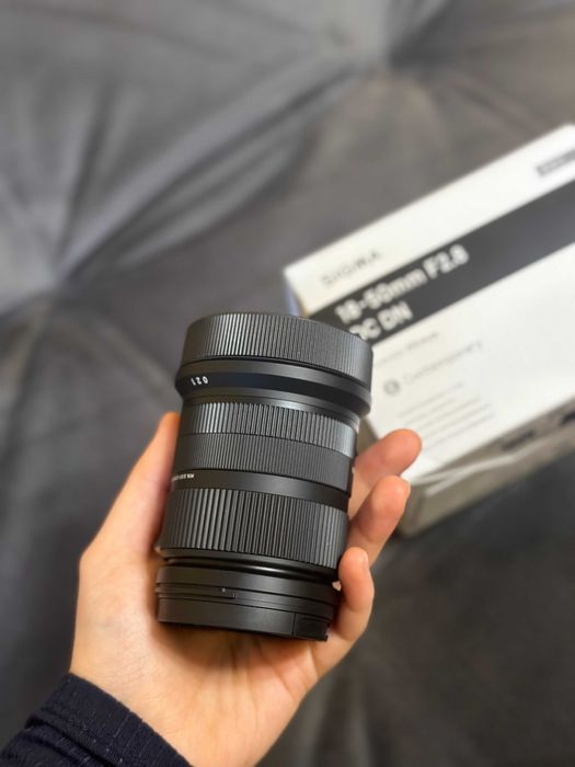 Об'єктив Sigma 18-50mm f/2.8 DC DN Contemporary Lens для Canon RF