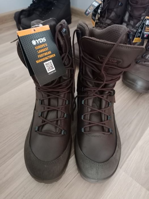 Берци нові 42 розмір YDS, Британські, гарно носяться