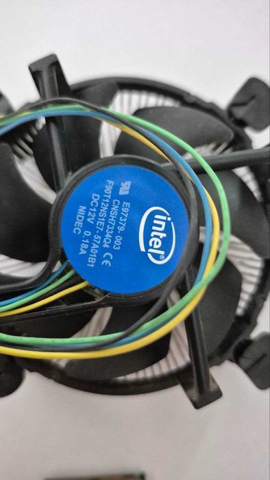 Процесор I5-7400 intel разом з кулером