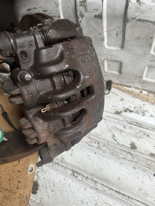 pinça de travão frente esquerda Renault master Opel movano 2.3 dci