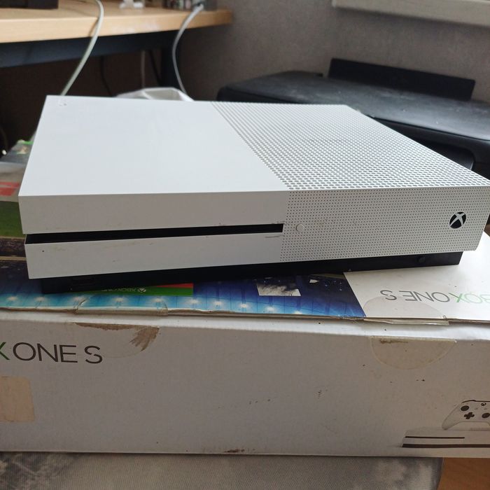 Komsola Xbox one s 1TB
