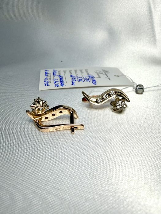 Золоті сережки з діамантами