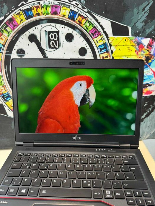 Дуже легкий та шустрий Fujitsu LIFEBOOK U729 з модемом є кількість