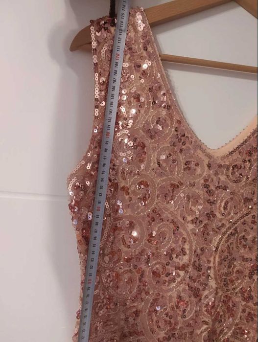 Sukienka cekinowa różowa