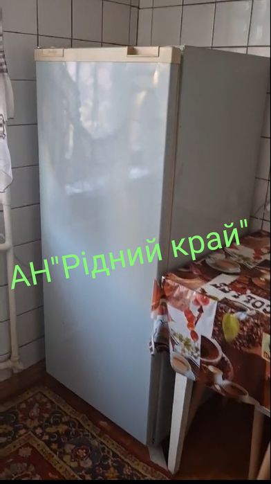 Здається кімната для дівчини на Подолі на 3поверсі