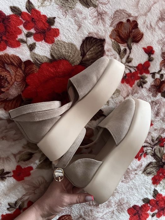 Босоніжки закриті замша