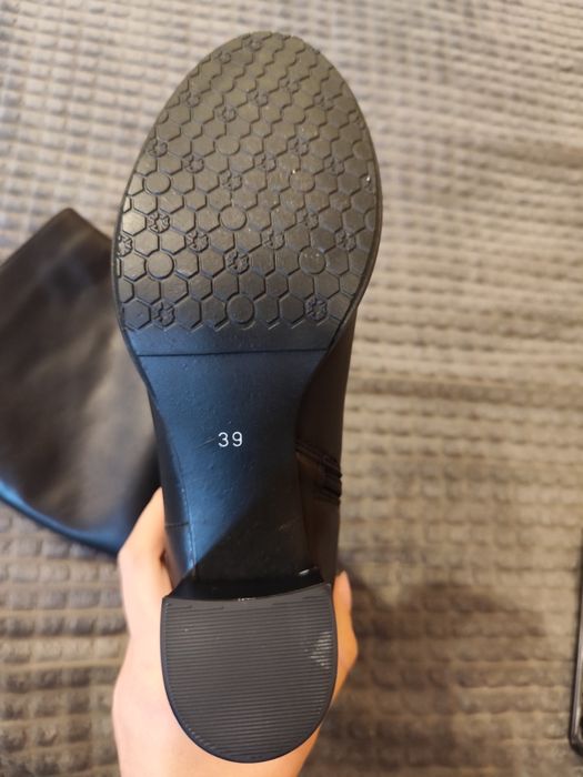 Sprzedam skórzane kozaki Derimod