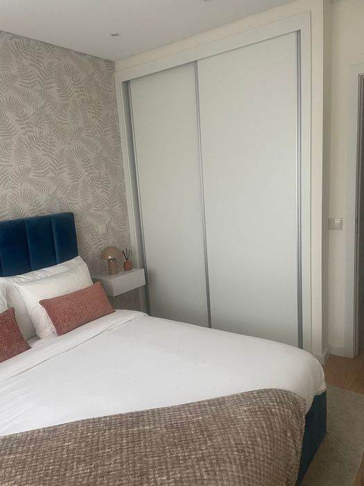 Aluga- se quarto com w.c. privado novo e moderno