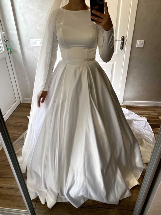 Шикарна весільна сукня