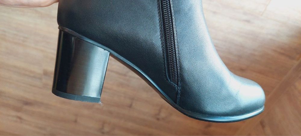 Осінні чоботи з натуральної шкіри welfare 38 розмір, стан новий