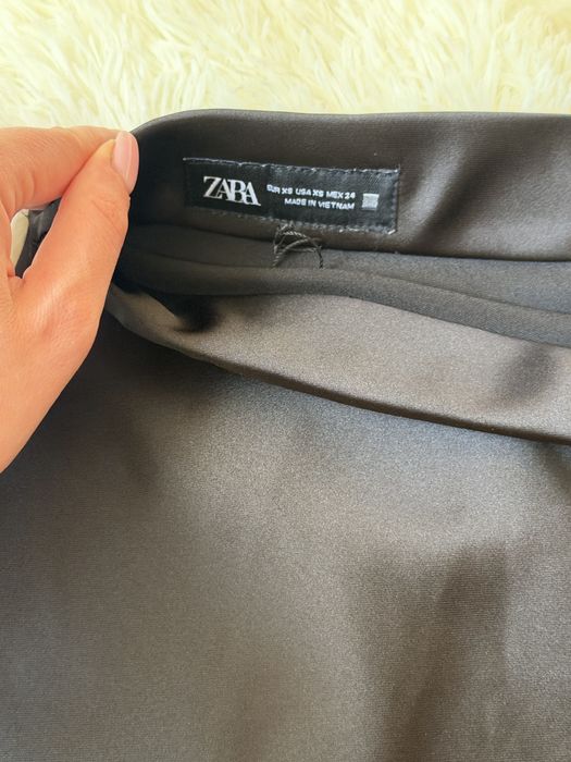 Атласна спідниця Zara