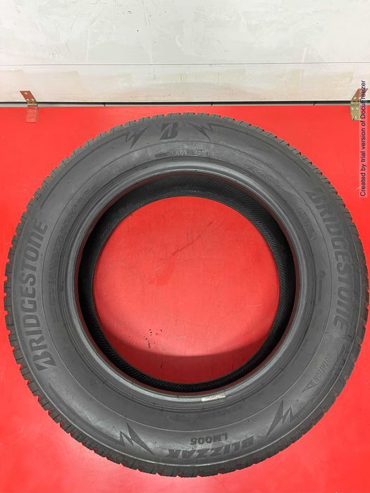225/65R17 Bridgestone Blizzak LM005 7mm