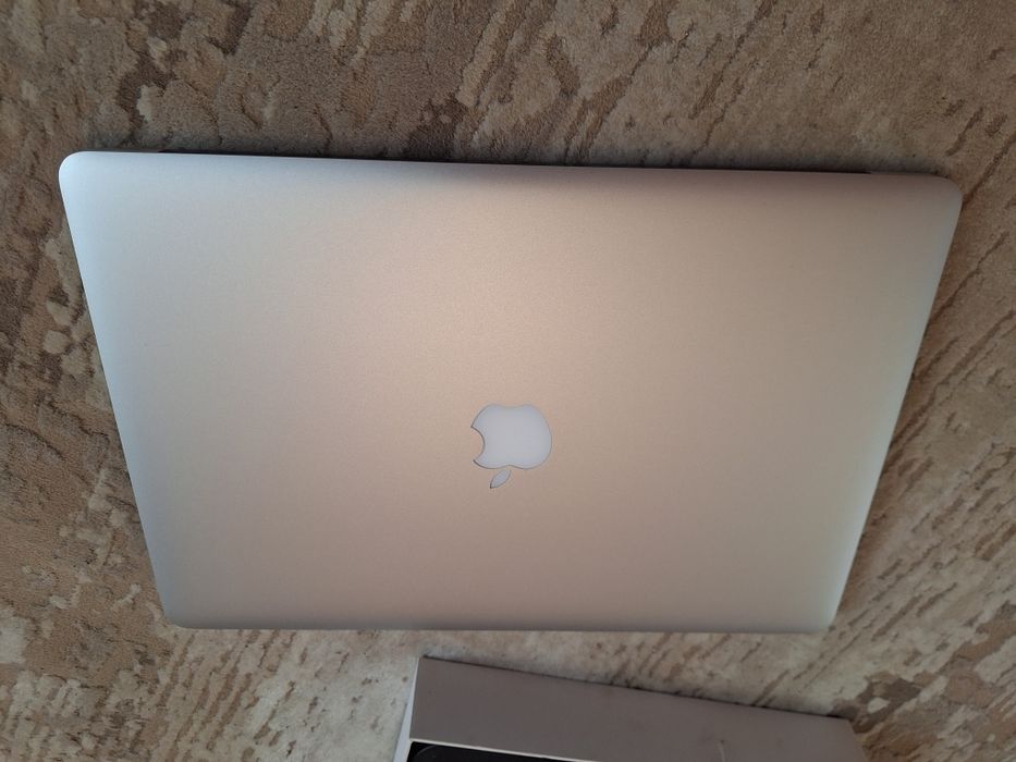 MACBOOK PRO 15"Core i7 /16/500 Retina