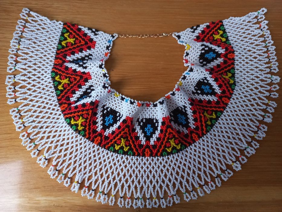 Традиційна українська силянка з бісеру до вишиванки