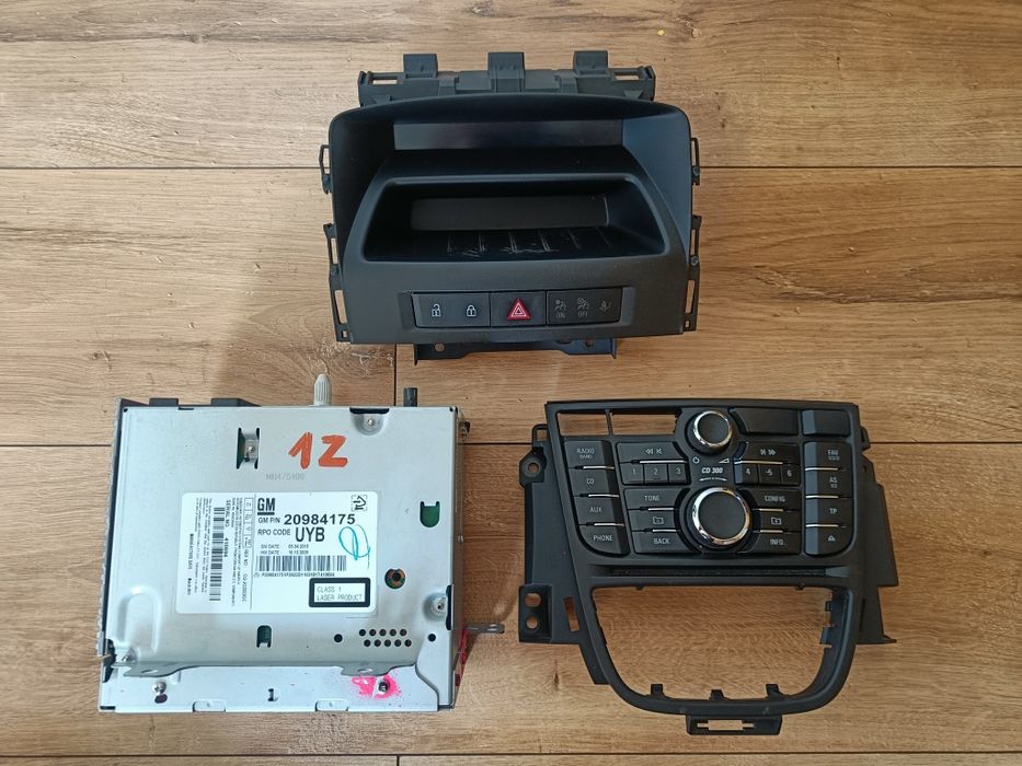 Radio CD 300 Opel Astra J Komplet