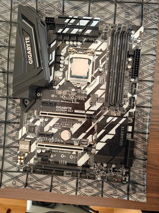 Intel Core i7-8700K Processor and Gigabyte Z370XP SLI Motherboard64750797569922121