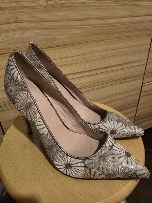 Eleganckie szpilki rozmiar 41