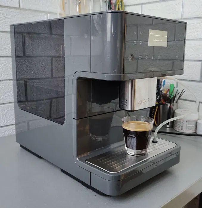 Кофемашина Miele CM6150 Grau