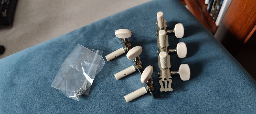 Tuners guitarra acustica.