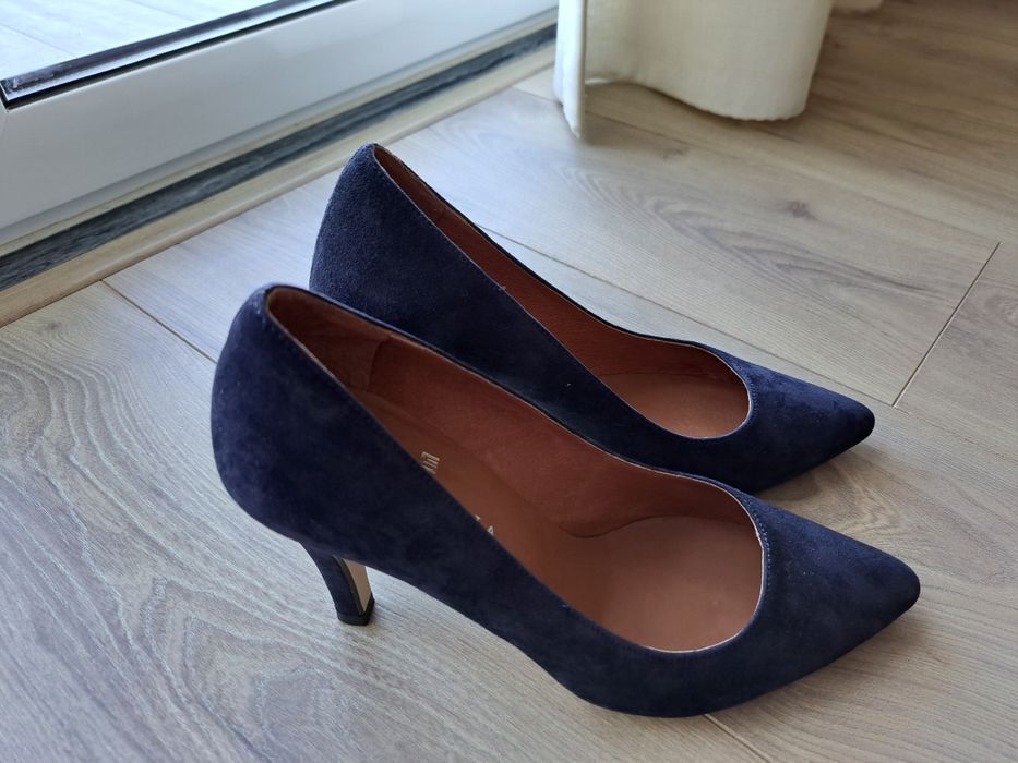 Sapatos de salto alto