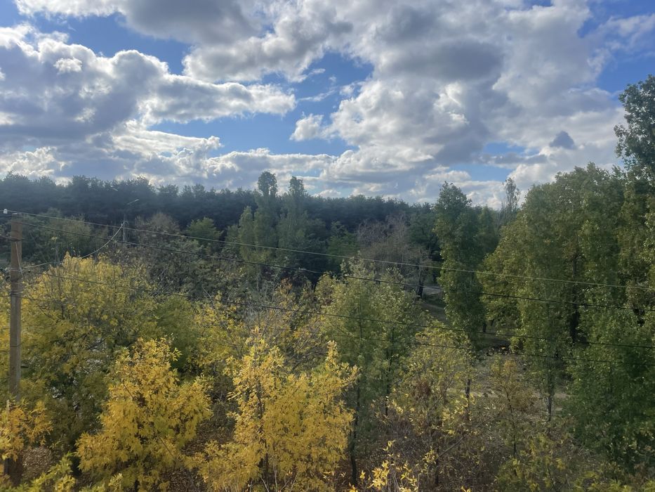 Будинок на березі річки