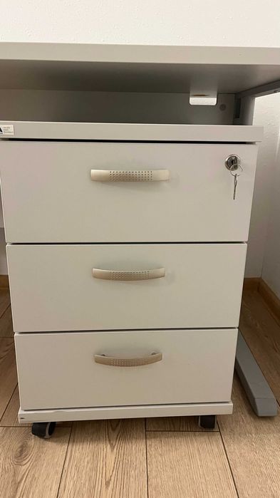 Biurka – używane, solidne | FV VAT