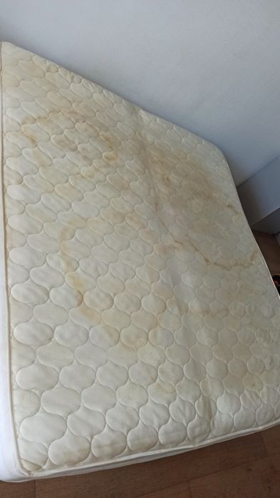 Хімчистка м'яких меблів та килимів на виїзд.